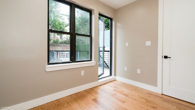 Building Photo - 1087 Gates Ave