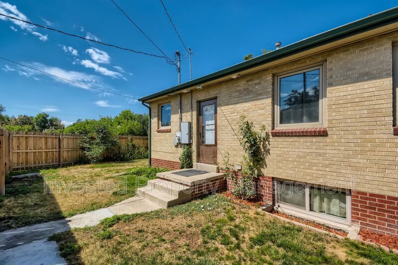 Foto principal - 3580 S Marion St