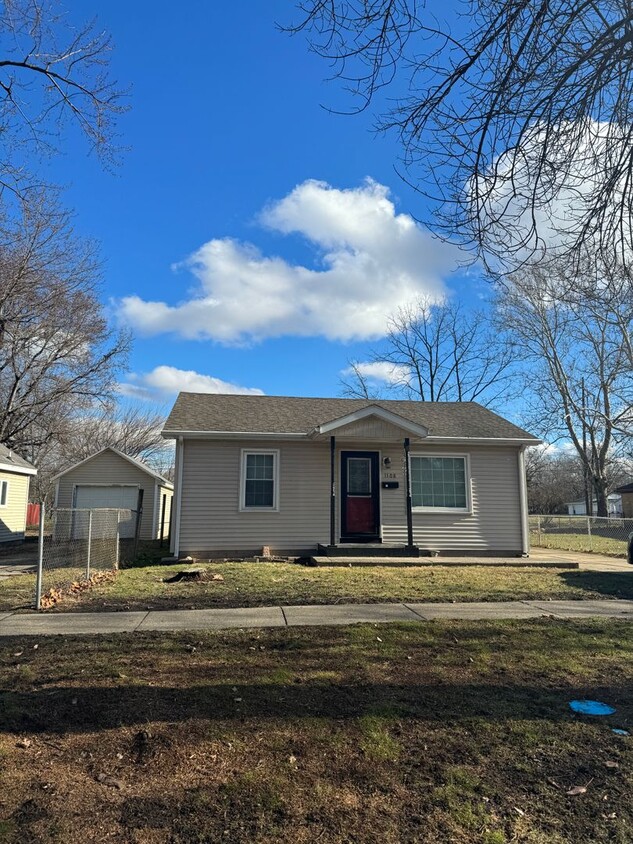 Primary Photo - Two Beds, One Bath, Endless Possibilities!