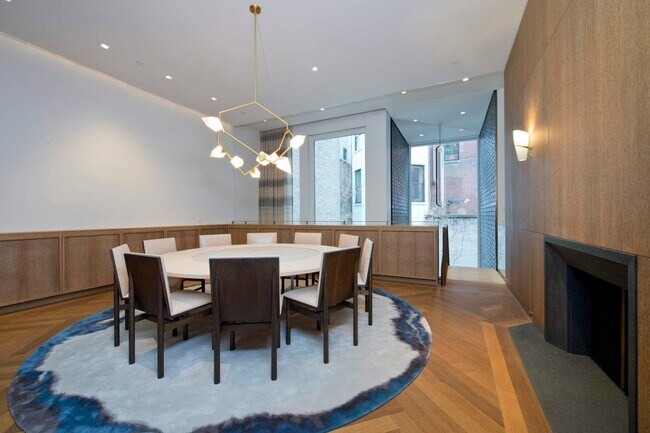 Building Photo - 34 E 68th St