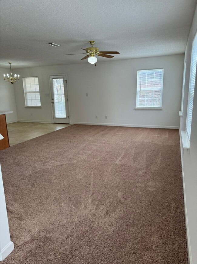 Foto del edificio - 115 Clusters Cir