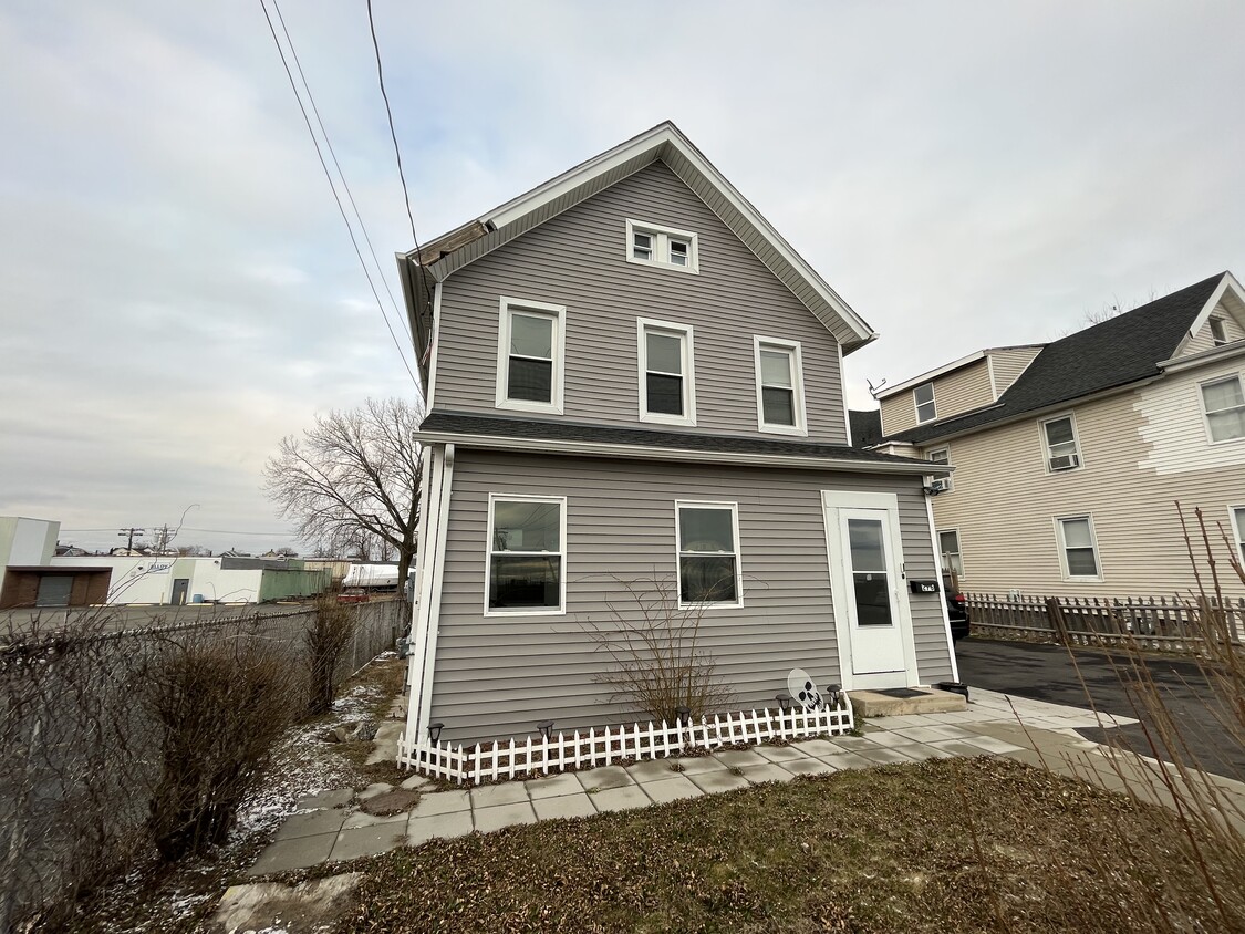 Primary Photo - 276 Seaview Ave