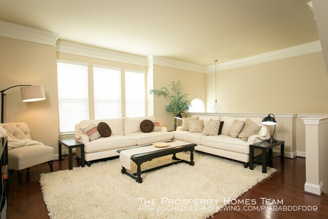 Foto del edificio - Gorgeous almost new townhouse in close to ...