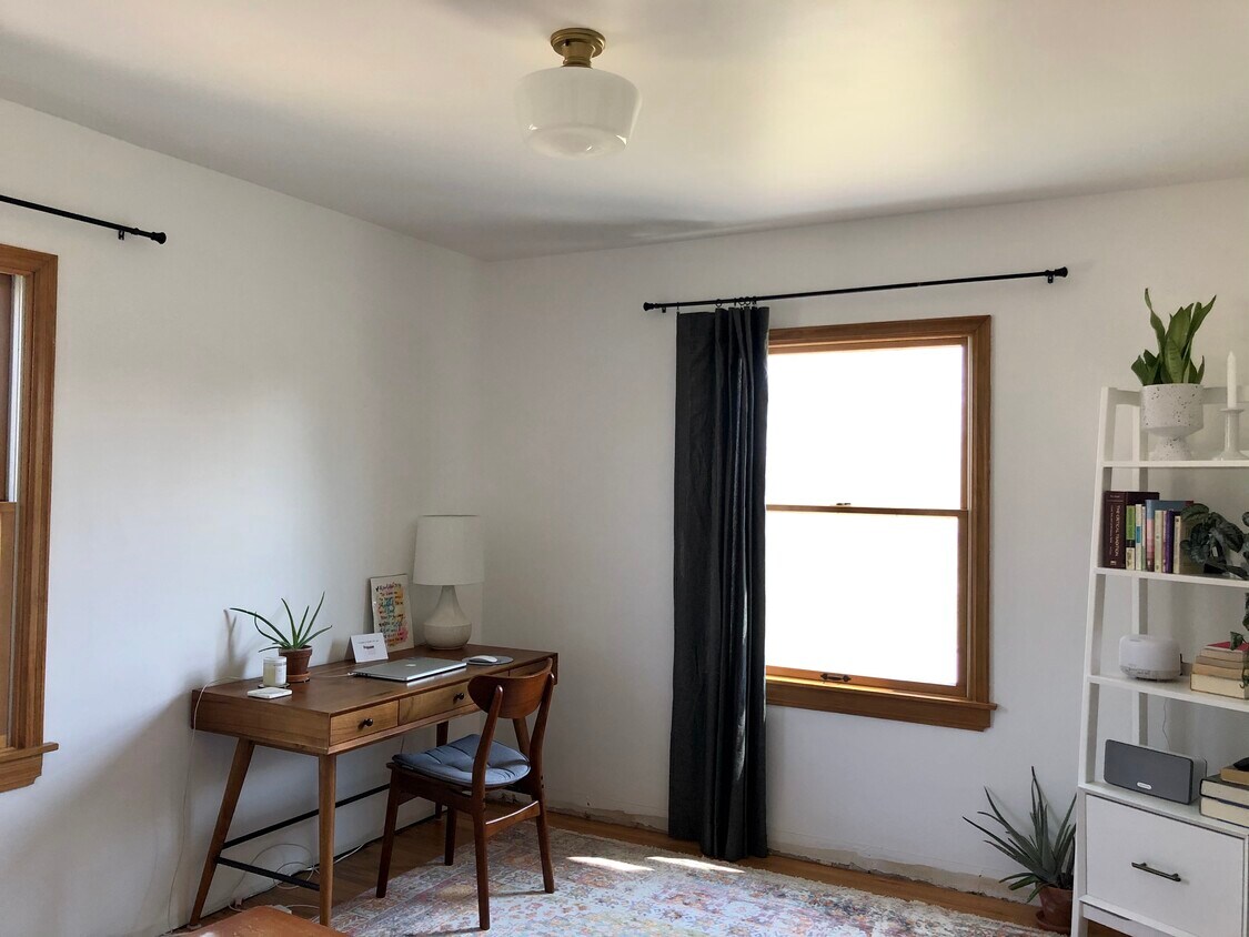 Foto principal - 4425 York Ave N