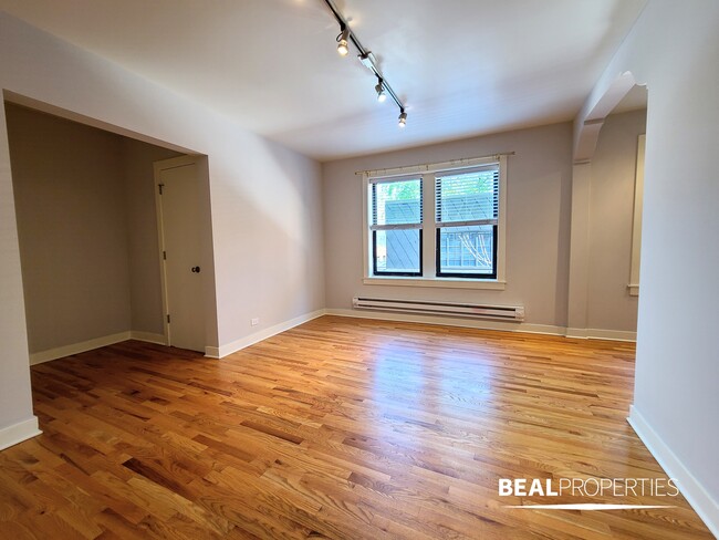 Building Photo - 2420 N Kedzie Ave