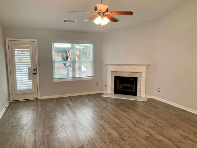 Foto del edificio - 5019 Bathgate Ct