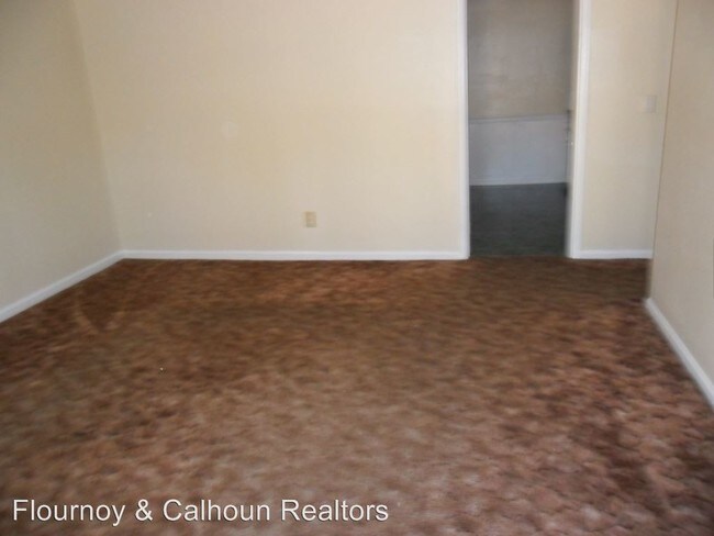 Building Photo - 410 Columbia Dr