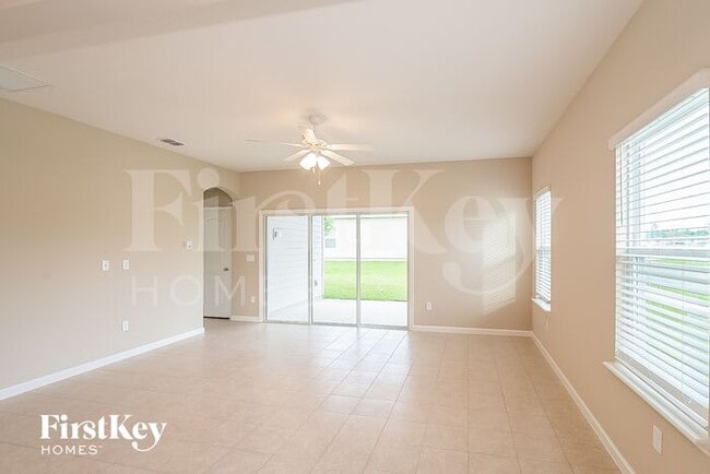 Building Photo - 10852 Ventnor Ave