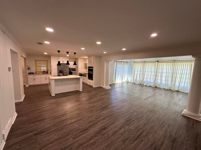 Foto del edificio - 289 Woodmont Dr