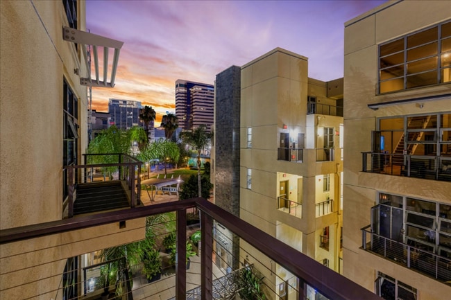 Foto del edificio - 133 The Promenade N