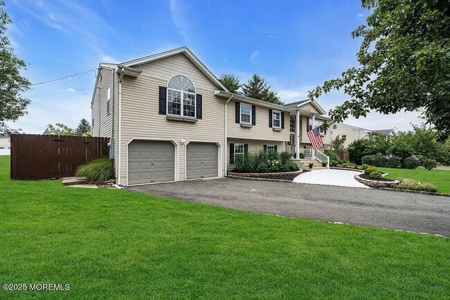 Foto del edificio - 61 Lynn Dr