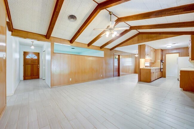 Building Photo - 2508 Spruceleaf Cir