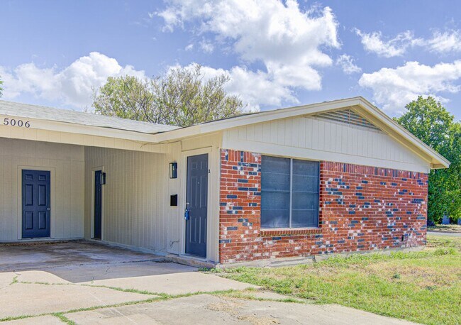 Foto del edificio - 5006 Brighton Rd