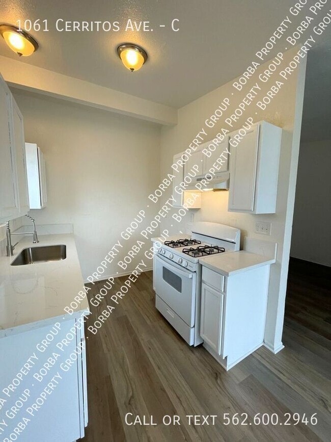 Foto del edificio - 1061 Cerritos Ave