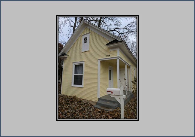 Building Photo - 1214 N Clay Ave