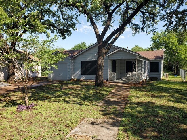 Foto del edificio - 2227 Westbrook Ave