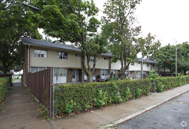 Photo principale - 1-87 Bredonhill Ct