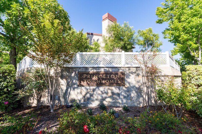 Foto del edificio - 227 Stanford