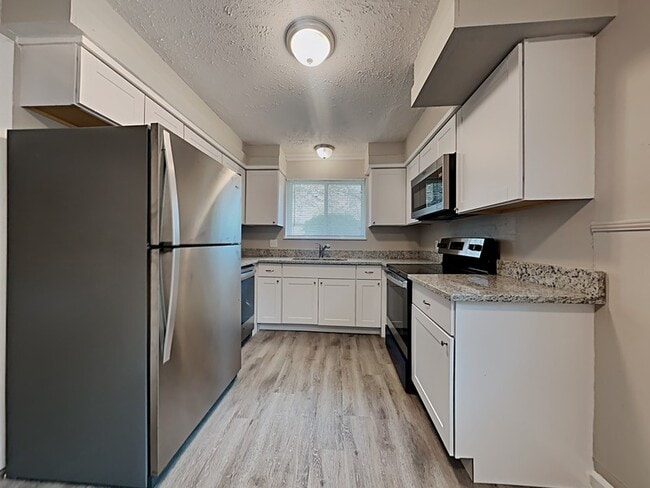 Building Photo - 15914 Ridgeroe Ln