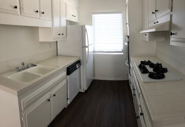 Veteran Kitchen - 406 Veteran Ave