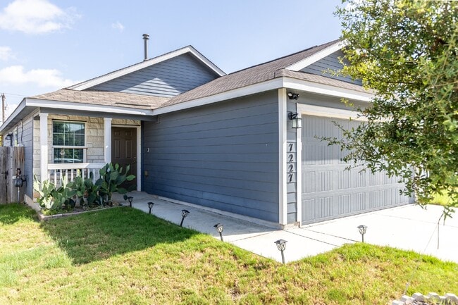 Building Photo - 7227 Rosada Way