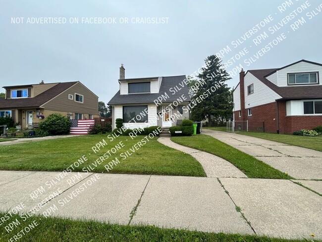 Building Photo - 17483 Allen St
