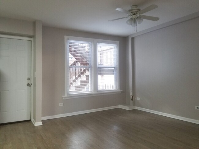 Foto del edificio - 3437 N Paulina St