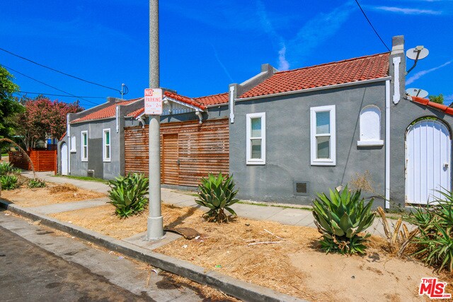Building Photo - 4225 Lockwood Ave