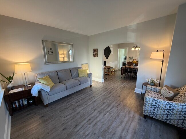 Foto del edificio - 307 S Whiteoak St