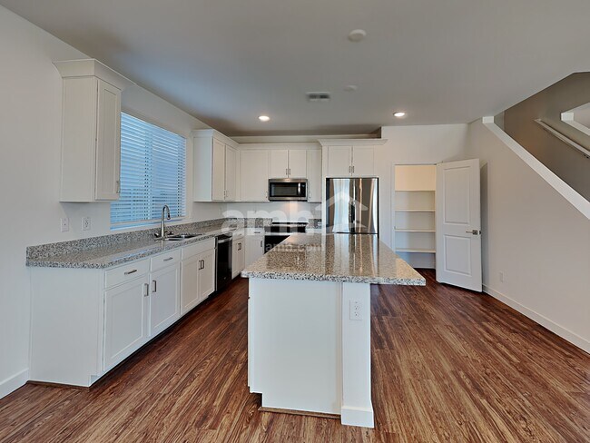 Foto del edificio - 4308 S 105th Dr
