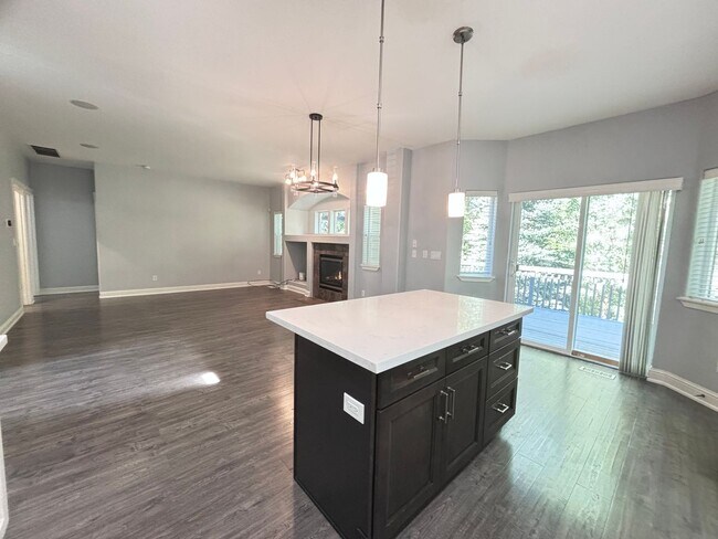 Building Photo - 4 Bedroom Canyon Creek Estates Home!