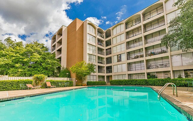 Foto principal - 5225 Fleetwood Oaks Ave