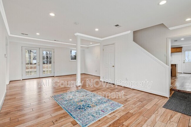 Building Photo - 8600 Lantern Ln