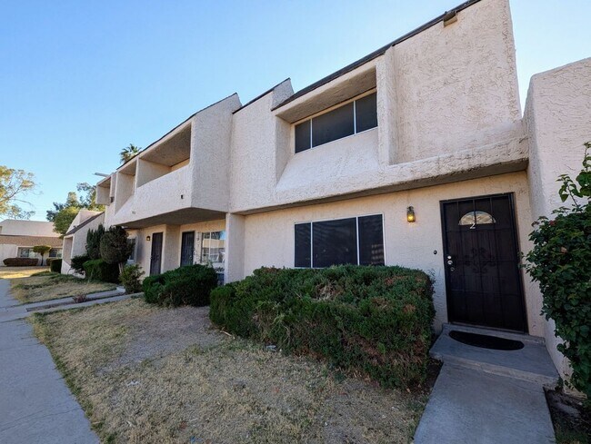 Foto del edificio - 2233 W Farmdale Ave