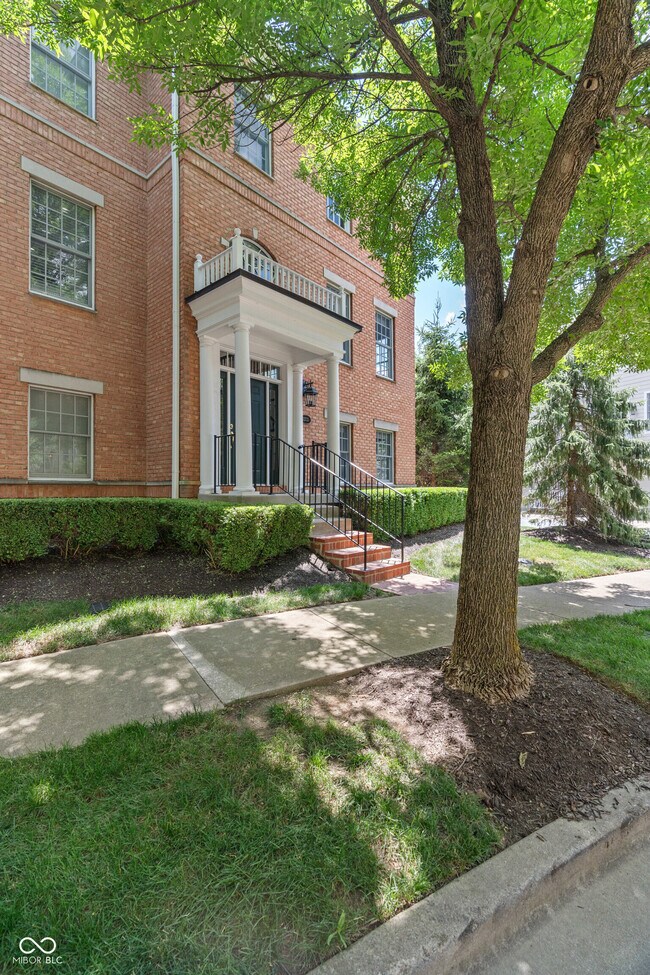 Building Photo - 12735 Edgemont Way
