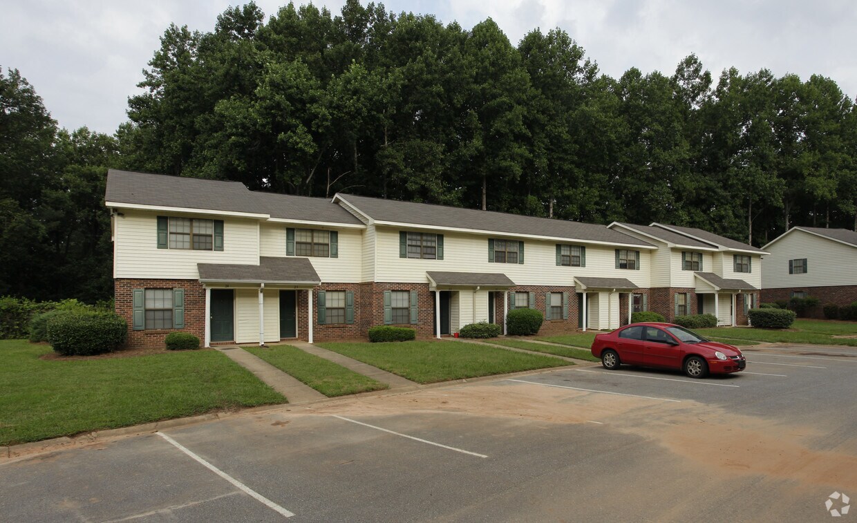 Three Oaks Apartments in Cowpens, SC