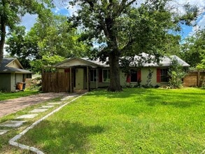 Building Photo - 3003 Burning Oak Dr