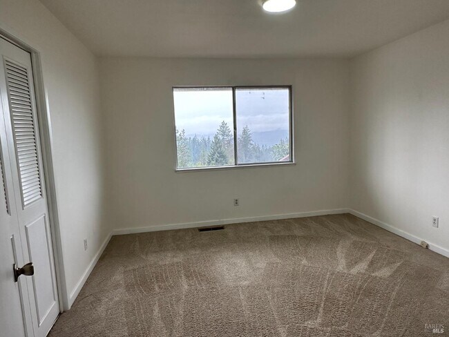 Building Photo - 315 Pine Breeze Dr