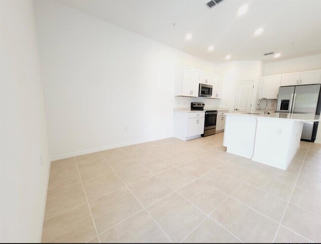 Building Photo - 1811 Roosevelt Pl