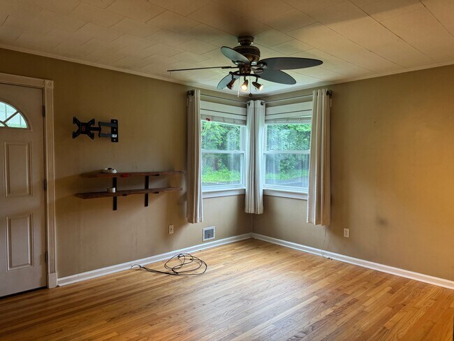 Foto del edificio - 2 Bedroom with one car garage