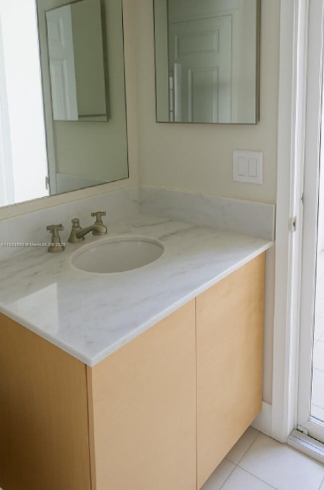 Building Photo - 765 SW 148th Ave