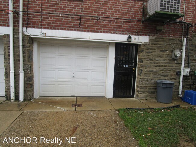 Building Photo - 3 br, 1 bath House - 1137 E. Cheltenham Ave.