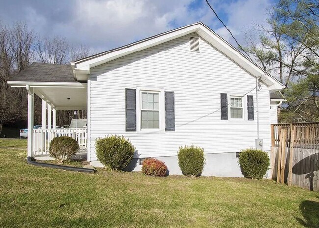 Foto del edificio - Small Cottage in quiet neighborhood.
