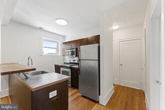 Building Photo - 5150 Ridge Ave