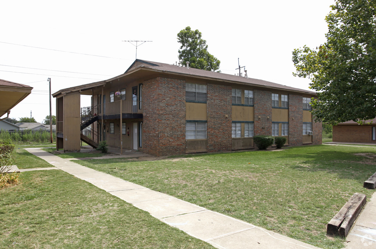 Foto del edificio - Bristow Village Apartments