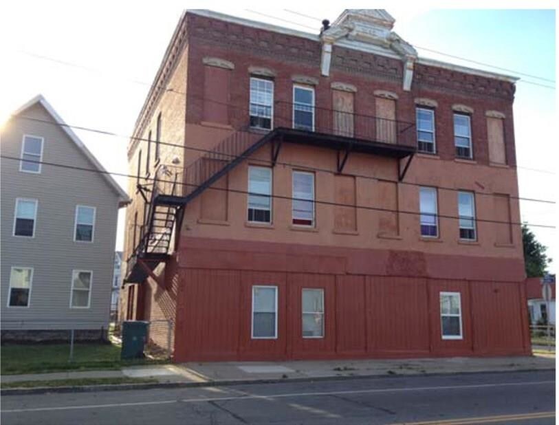 Primary Photo - 585 North St