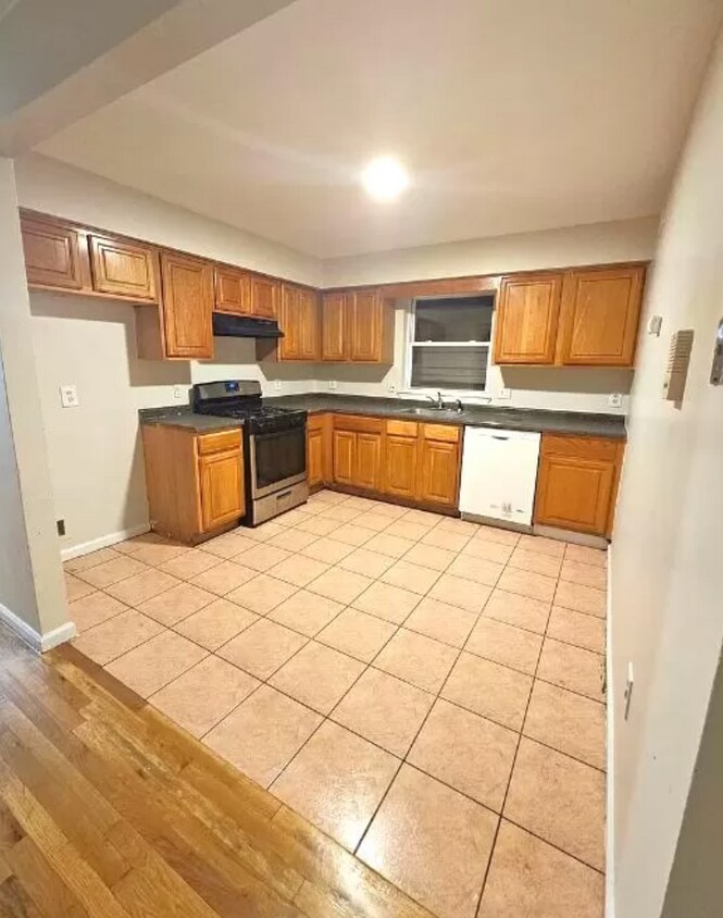 130 S 7th St Unit 2, Newark, NJ 07107 Apartments in Newark, NJ