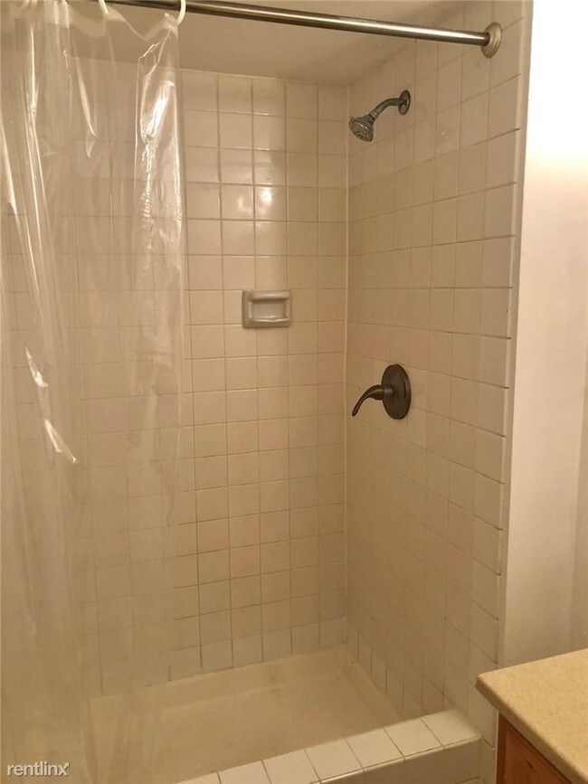 Building Photo - 2 br, 2 bath Condo - 163 NW 93rd Ave