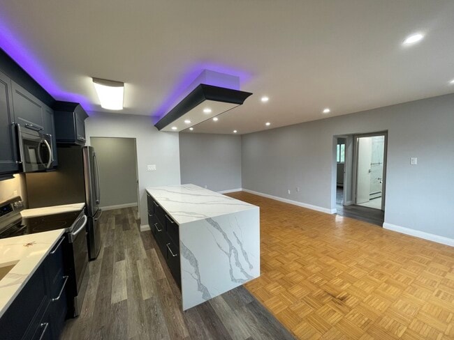 Building Photo - 716 Sevilla Park Pl