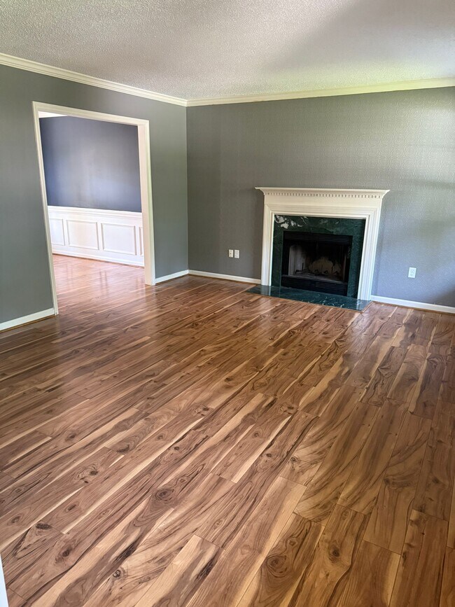 Foto del edificio - 3317 Sumter Dr
